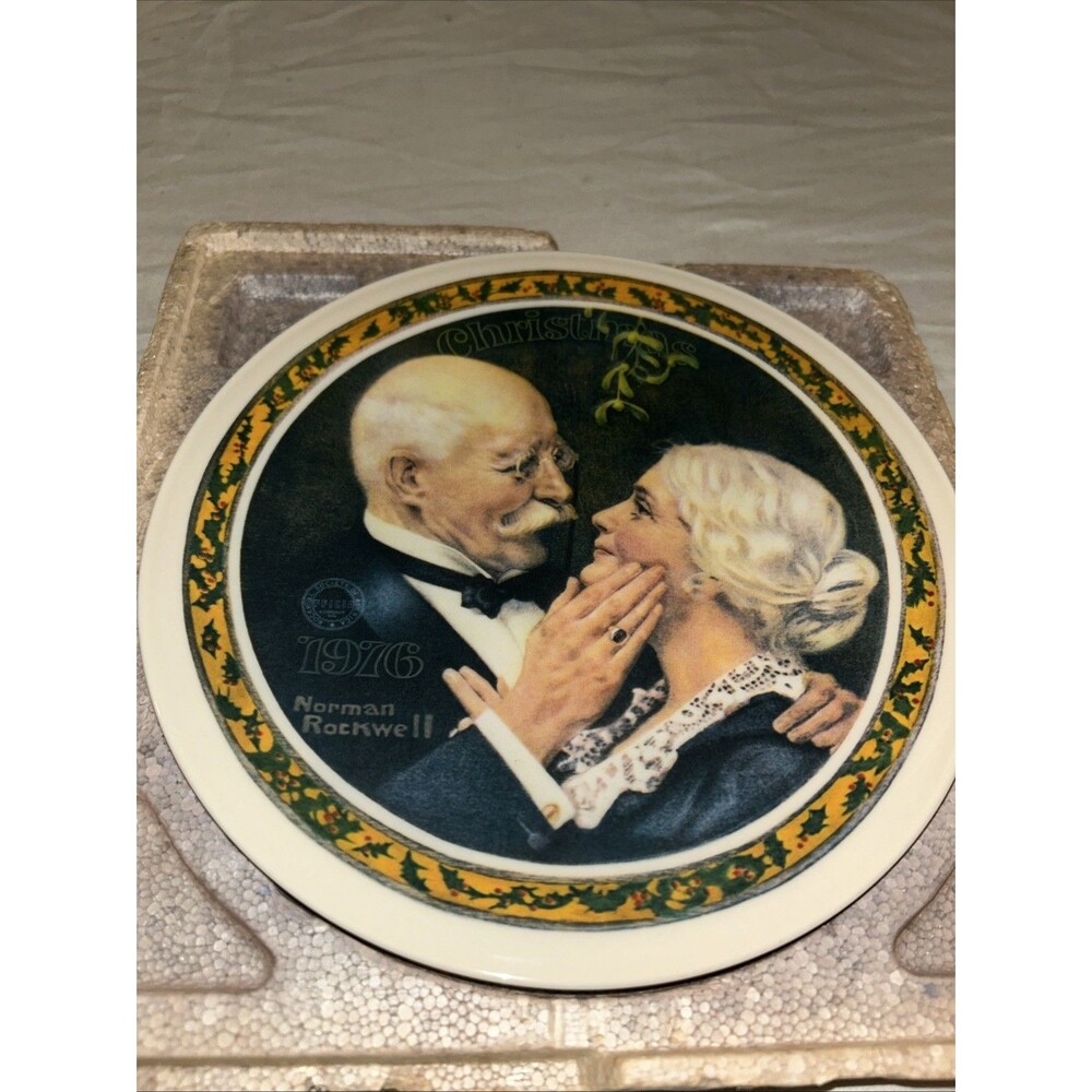 1976 Norman Rockwell "Golden Christmas" Knowles 1st Ltd ~ COA Booklet & Box